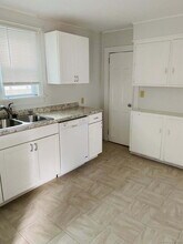 57 Ocean View Ave in Groton, CT - Building Photo - Building Photo
