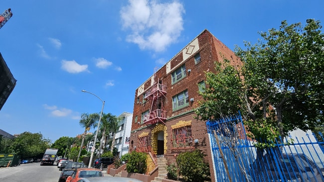 844 S Westlake Ave in Los Angeles, CA - Building Photo - Building Photo