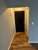 7610 Woodview St in Westland, MI - Building Photo