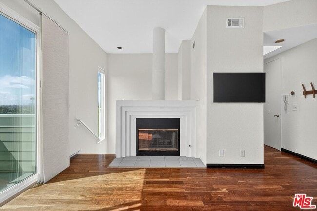 1653 Micheltorena St in Los Angeles, CA - Building Photo - Building Photo