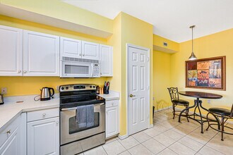3973 Bishopwood Ct E, Unit SI ID1307182P in Naples, FL - Foto de edificio - Building Photo