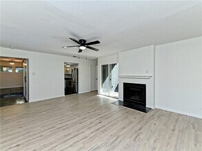 6911 Thorncliffe Dr in Austin, TX - Building Photo - Building Photo