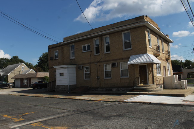 701-705 Black Horse Pike in Haddon Heights, NJ - Foto de edificio - Building Photo