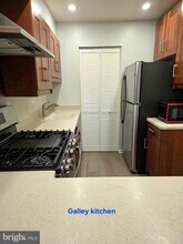 5815 Cove Landing Rd in Burke, VA - Building Photo - Building Photo