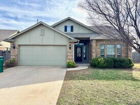 13312 SW 4th St in Yukon, OK - Building Photo