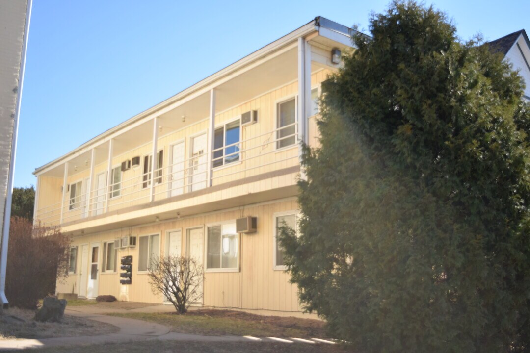 634 S Johnson St in Iowa City, IA - Building Photo
