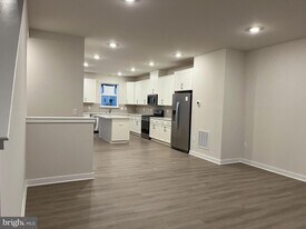 21 E Front St in Bridgeport, PA - Building Photo