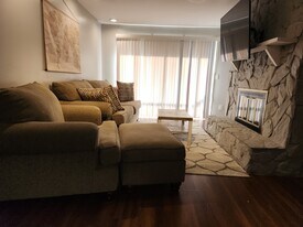 1713 El Camino Rd, Unit 5 in Jacksonville, FL - Building Photo