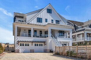 1125 Ocean Ave in Mantoloking, NJ - Building Photo