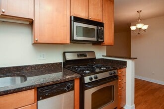 630 W Wrightwood Ave in Chicago, IL - Building Photo - Building Photo