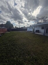 17821 NW 79th Pl in Hialeah, FL - Building Photo - Building Photo