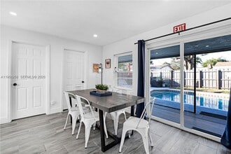 6661 Freedom St in Hollywood, FL - Building Photo - Building Photo