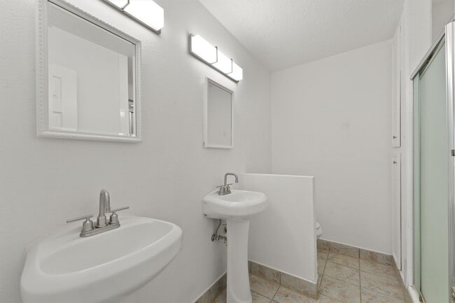 property at 4414 Gardendale Dr