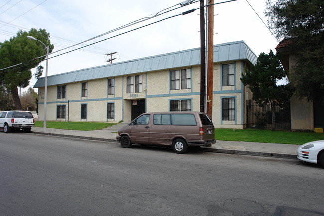 El Cortez Apartments in Panorama City, CA - Foto de edificio - Building Photo