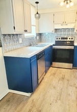 8060 W 9th Ave in Lakewood, CO - Building Photo - Building Photo