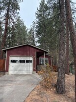 1924 SW Forest Ridge Ave in Bend, OR - Building Photo