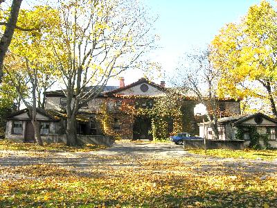 Bushy Park in Newport, RI - Building Photo