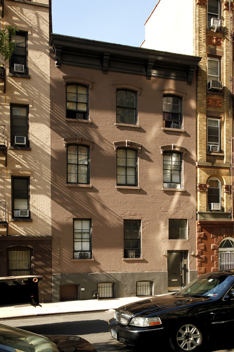 224 E 36th St in New York, NY - Building Photo