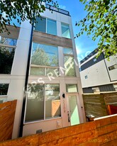 2209 NW 63rd St in Seattle, WA - Building Photo