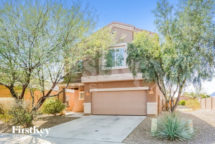 6421 W Yew Pine Way in Tucson, AZ - Building Photo