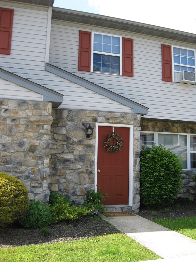 property at 210 Magnolia Dr