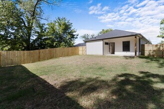1300 S 7th Ave in Denison, TX - Building Photo - Building Photo