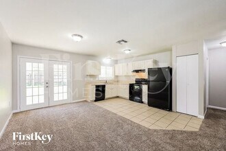 6010 Little Brandywine Creek in San Antonio, TX - Foto de edificio - Building Photo