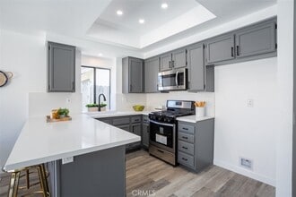 10638 Grandview Dr in Rancho Cucamonga, CA - Building Photo - Building Photo