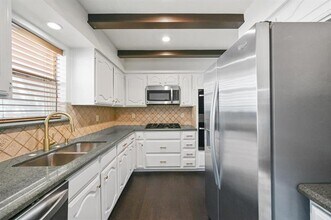 9120 Summer Glen Ln in Dallas, TX - Building Photo - Building Photo