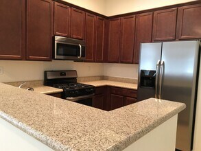 7580 NICKLIN St in Las Vegas, NV - Building Photo - Building Photo