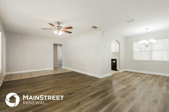 510 Hedge Row Rd in Brandon, FL - Building Photo - Building Photo