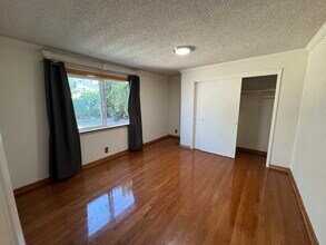 2075 Lockwood Dr in San Jose, CA - Building Photo - Building Photo