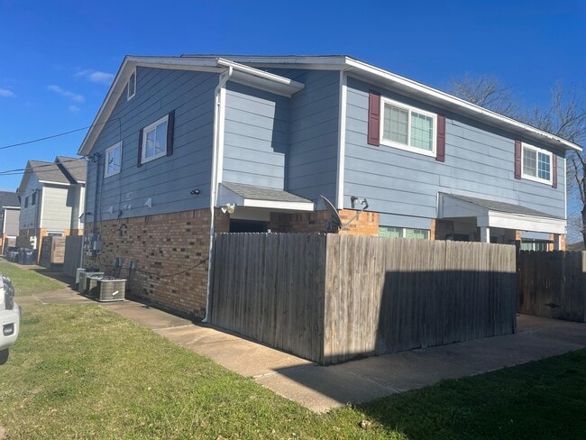 property at 1807 Treehouse Trail