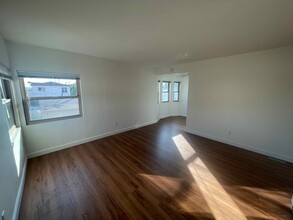 1825 S Monterey St, Unit C in Alhambra, CA - Foto de edificio - Building Photo