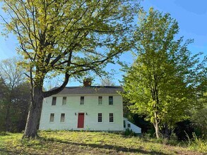 867 Quaker St in Henniker, NH - Building Photo - Building Photo