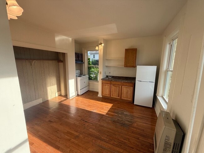 property at 413 S 6th St