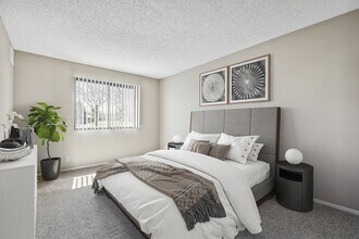 Willow Creek in Plymouth, MN - Building Photo - Building Photo