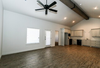 2508 111th St in Lubbock, TX - Foto de edificio - Building Photo