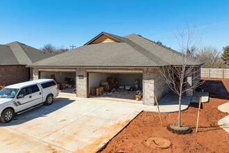 RedBud Villa #2 in Oklahoma City, OK - Building Photo - Building Photo