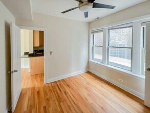 1214 W Waveland Ave in Chicago, IL - Building Photo - Building Photo