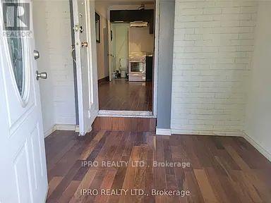 10 Ferndale Ave in Toronto, ON - Building Photo - Building Photo
