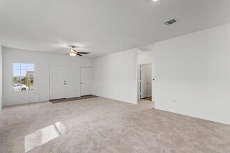 7704 Poppy Petal Dr in Austin, TX - Building Photo - Building Photo