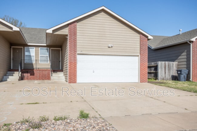 property at 1008 E Karla Ct