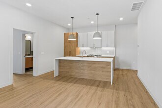 1550 W Monroe St in Chicago, IL - Building Photo - Building Photo