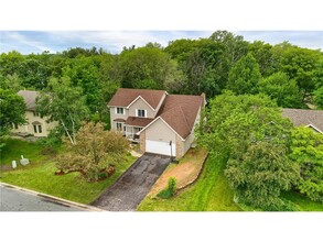 3759 Greensboro Dr in Eagan, MN - Building Photo - Building Photo