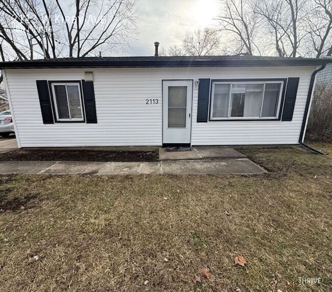 property at 2113 W Kirby Ave