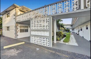 2444 Polk St in Hollywood, FL - Building Photo