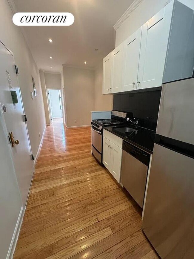 237 Henry St in New York, NY - Building Photo - Building Photo