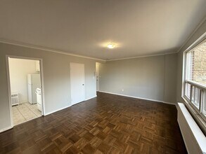 1299 Bayview Av in Toronto, ON - Building Photo - Building Photo