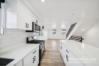 837 1/2 N Harvard Blvd in Los Angeles, CA - Building Photo - Building Photo